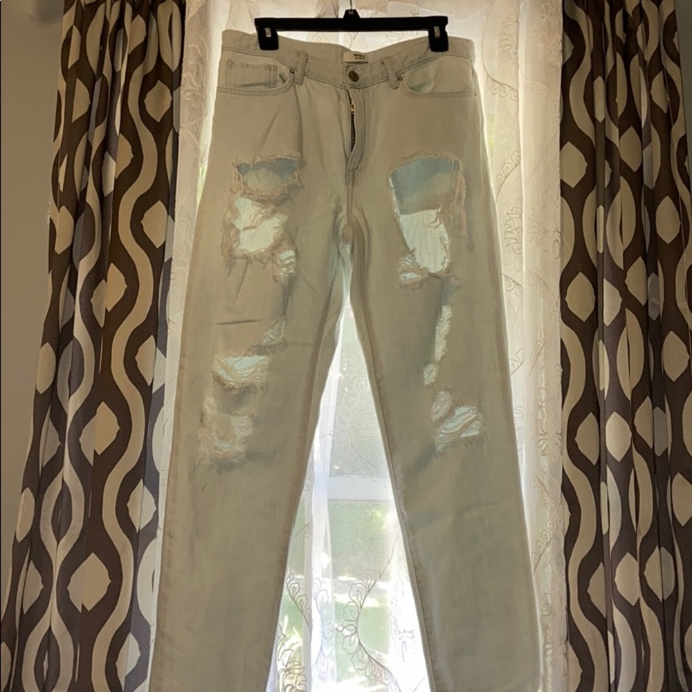 Forever 21 distressed denim jeans